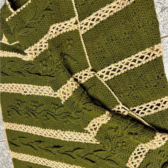 Handmade Afghan lap/throw detail blanket 
Locally made in Maine 
Crochet blanket - Picture 5 of 7